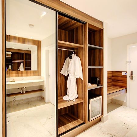 Doubletree By Hilton - Resort - Фос-ду-Іґуасу Екстер'єр фото Sliding mirrored wardrobe doors