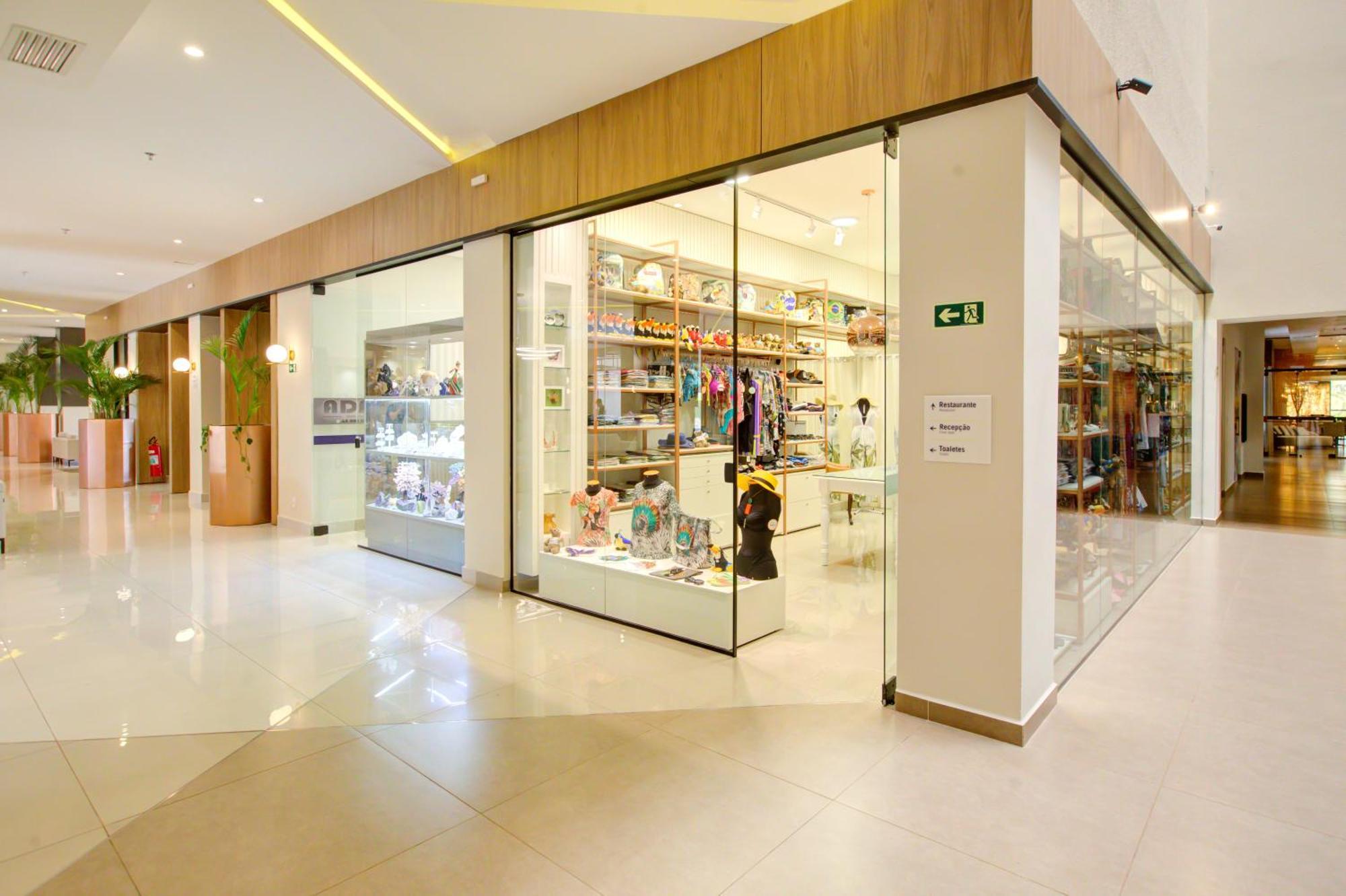 Doubletree By Hilton - Resort - Фос-ду-Іґуасу Екстер'єр фото A shop in the shopping mall