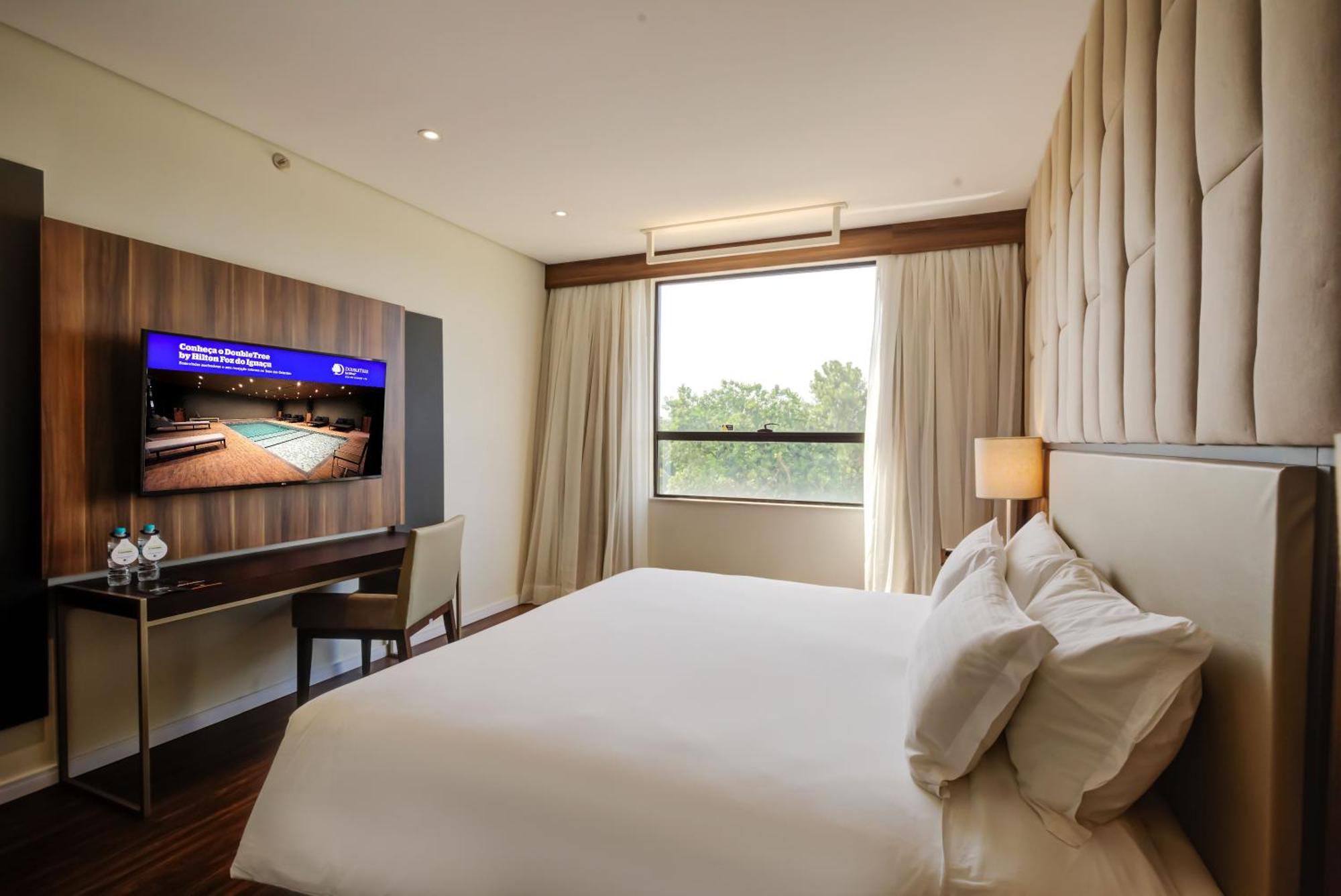 Doubletree By Hilton - Resort - Фос-ду-Іґуасу Екстер'єр фото A bedroom at the hotel