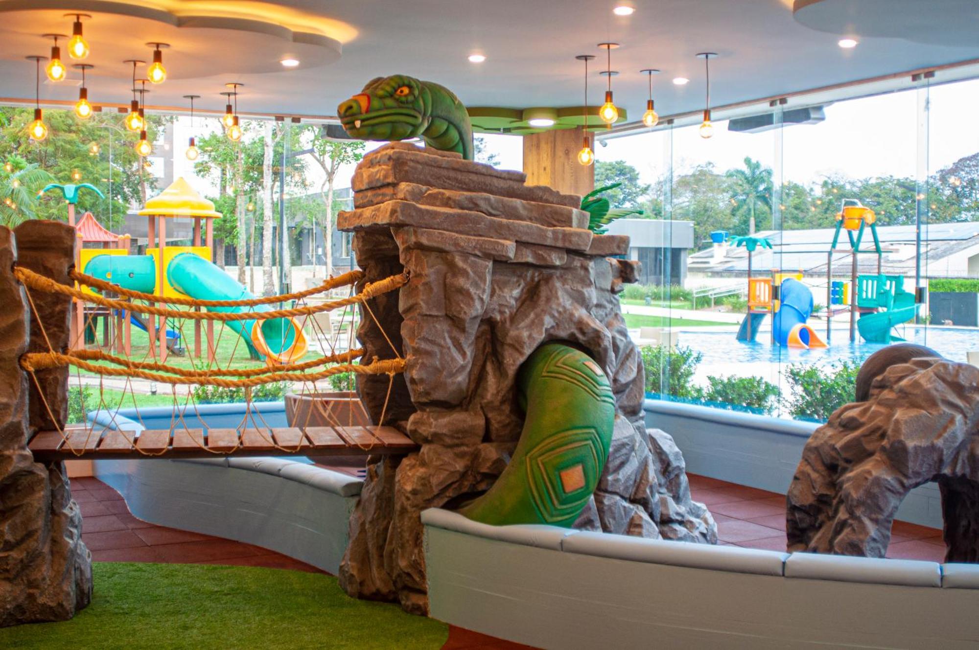 Doubletree By Hilton - Resort - Фос-ду-Іґуасу Екстер'єр фото The Dinosaur Playground