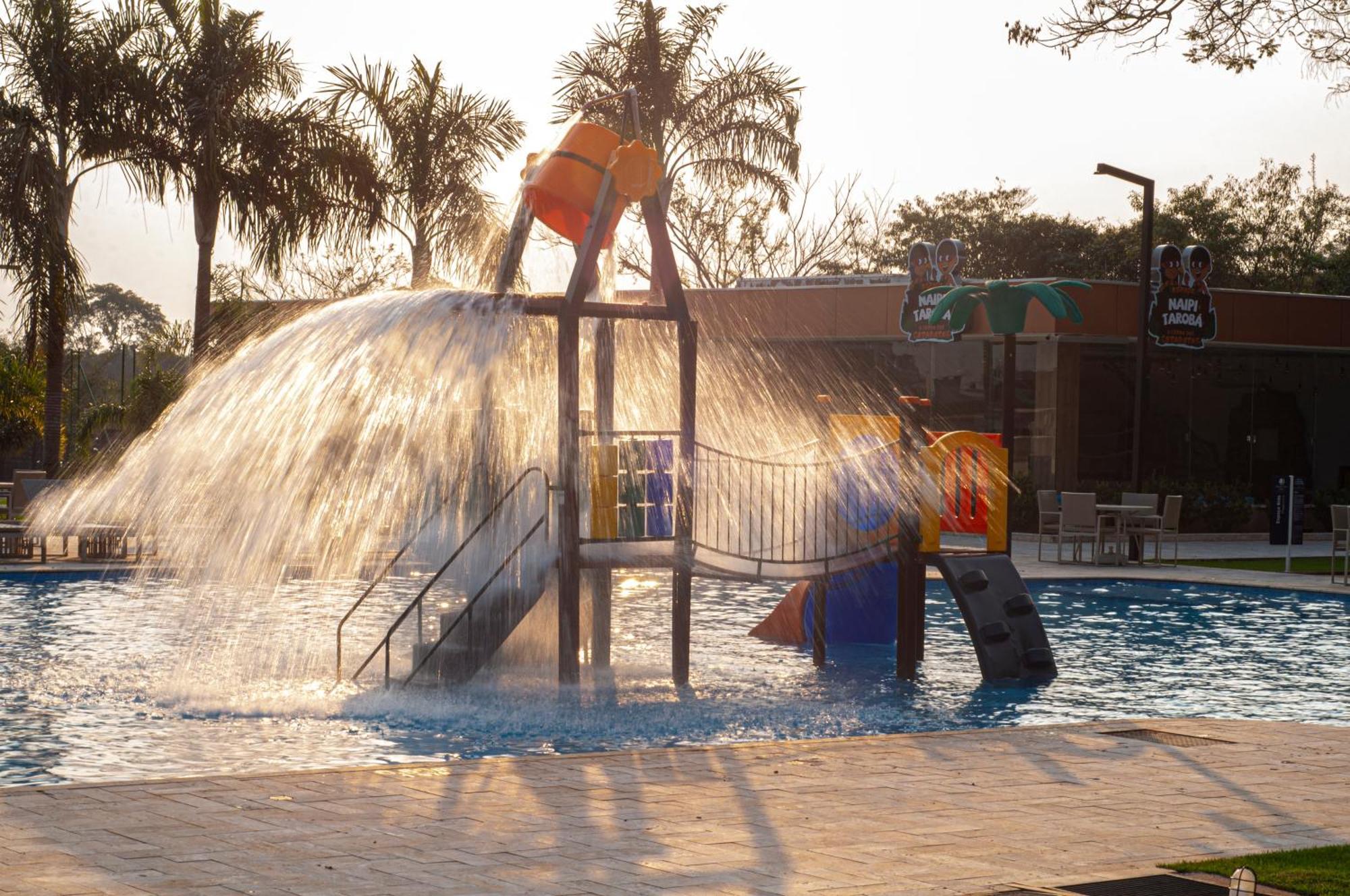 Doubletree By Hilton - Resort - Фос-ду-Іґуасу Екстер'єр фото Splash pad at the Community Aquatic Center