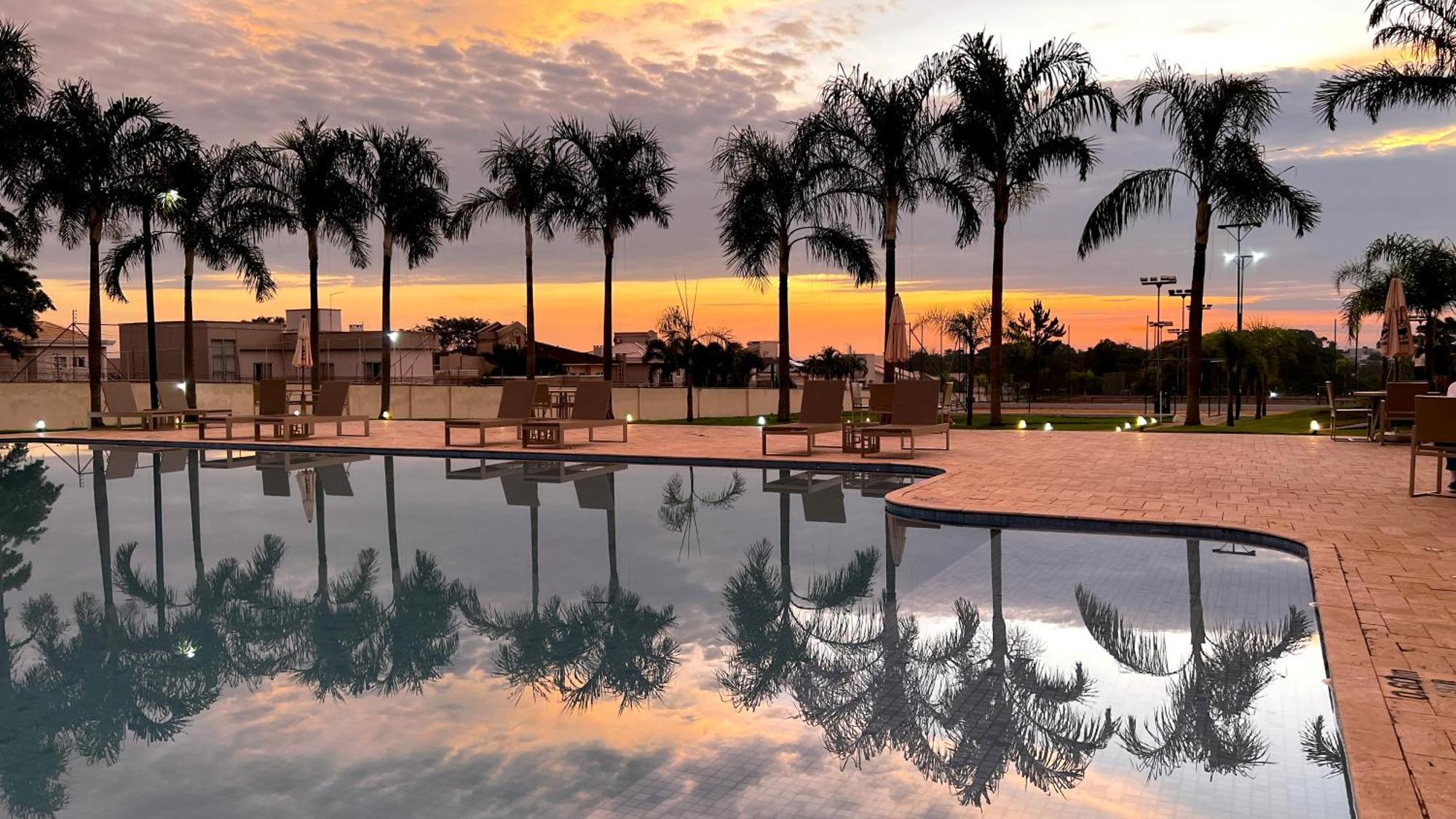 Doubletree By Hilton - Resort - Фос-ду-Іґуасу Екстер'єр фото Sunset at the University of Fortaleza