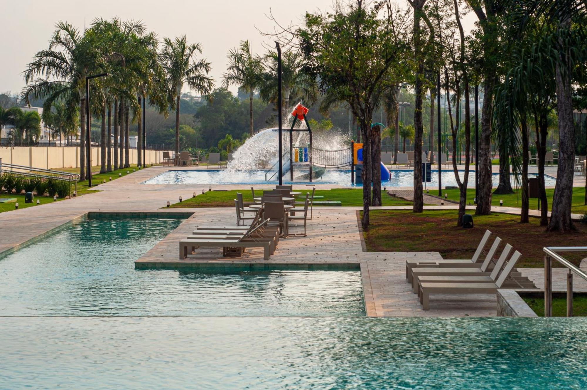 Doubletree By Hilton - Resort - Фос-ду-Іґуасу Екстер'єр фото The pool at the resort